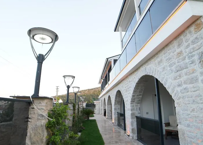 Hotel Luxury Boutuiqe 4*