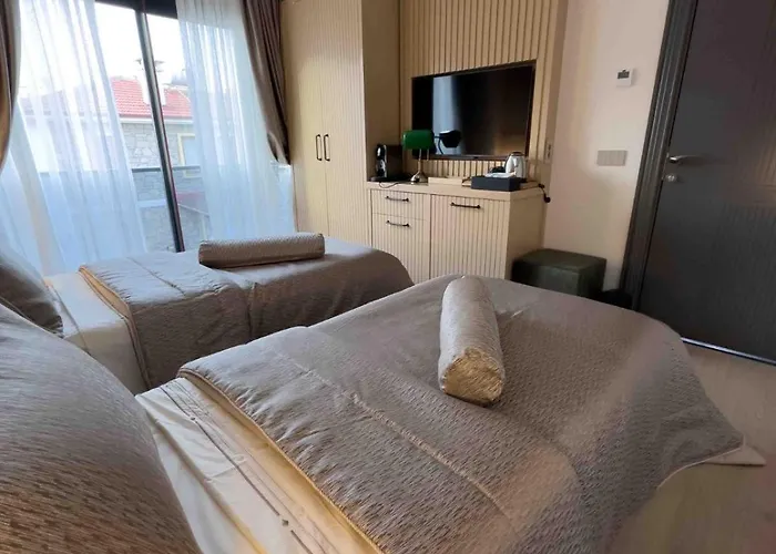 Hotel Luxury Boutuiqe 4*