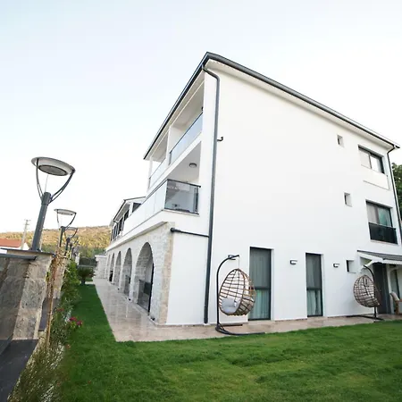 Hotel Luxury Boutuiqe